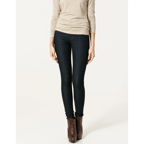 Sztreccs farmer, Zara